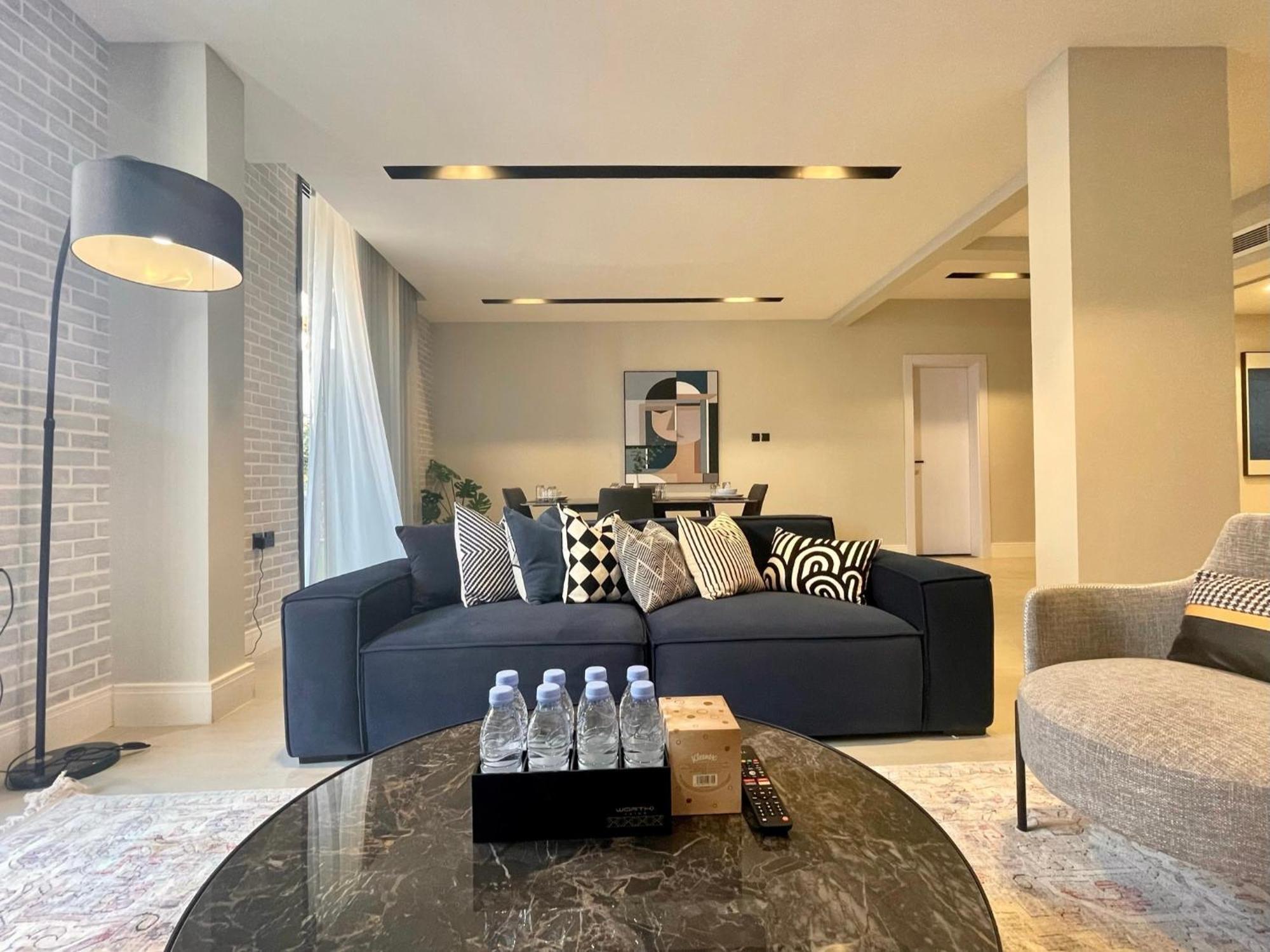 Apartment C Living - Executive - Aqiq