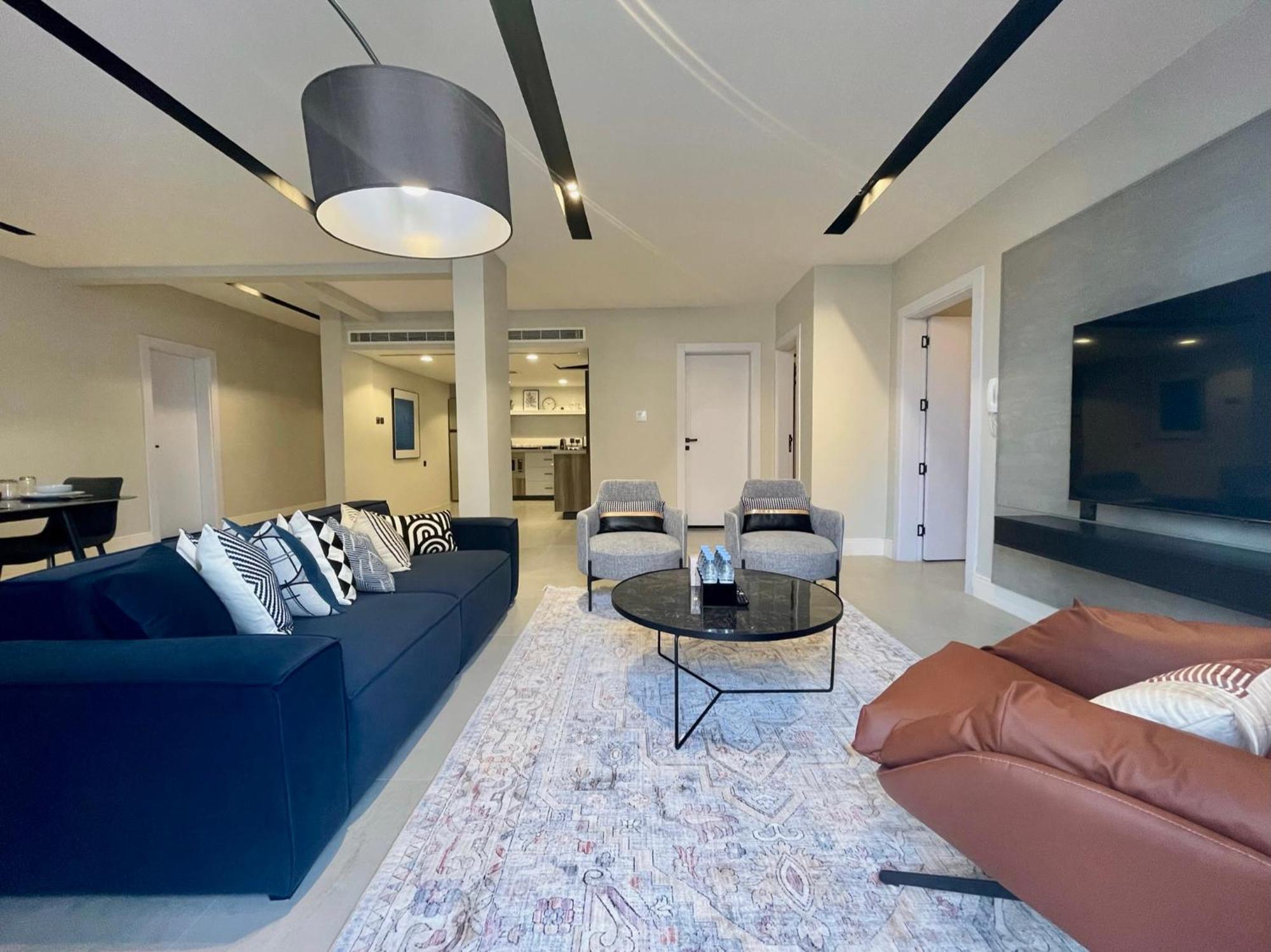 C Living - Executive - Aqiq
