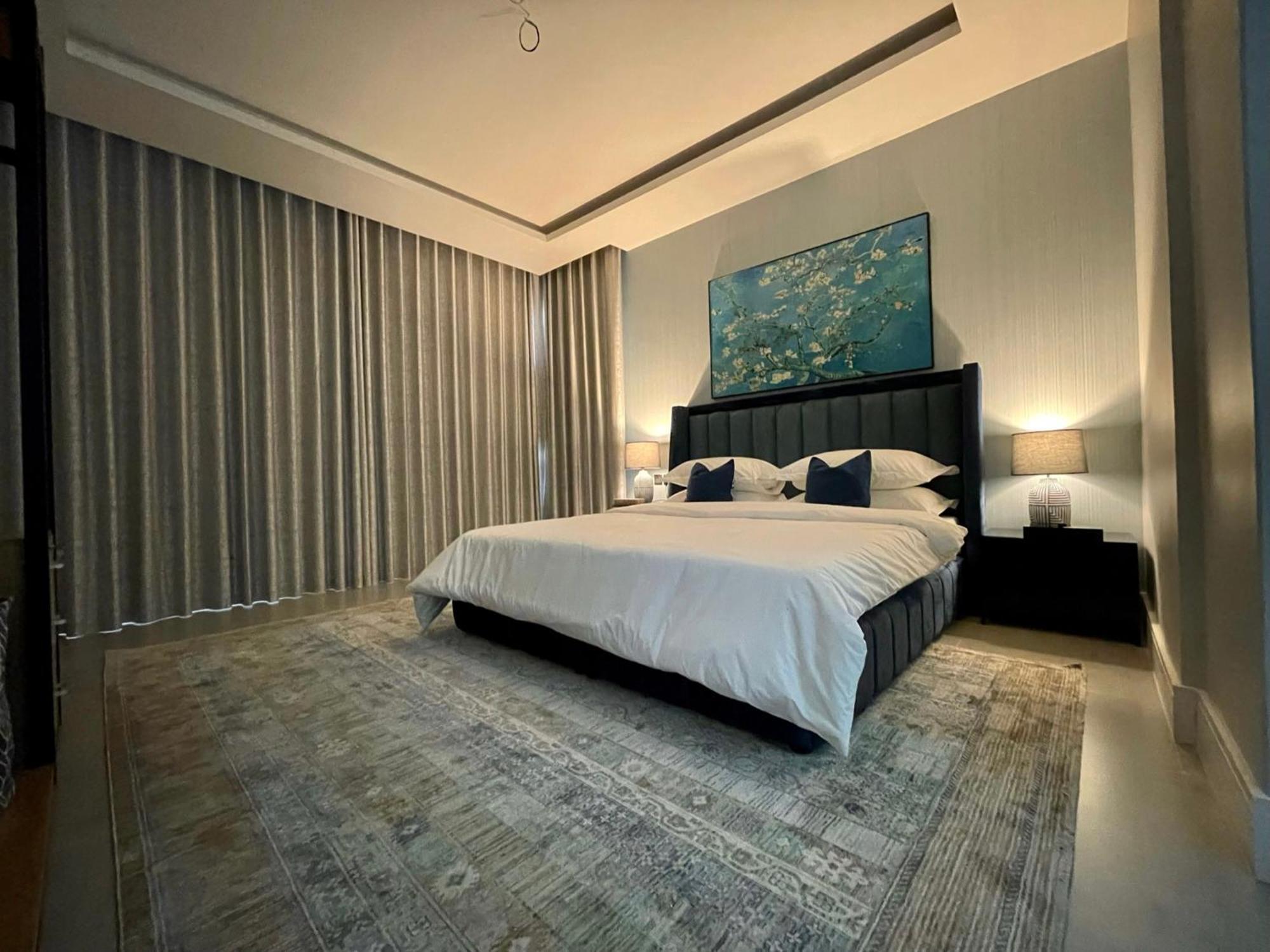 C Living - Executive - Aqiq