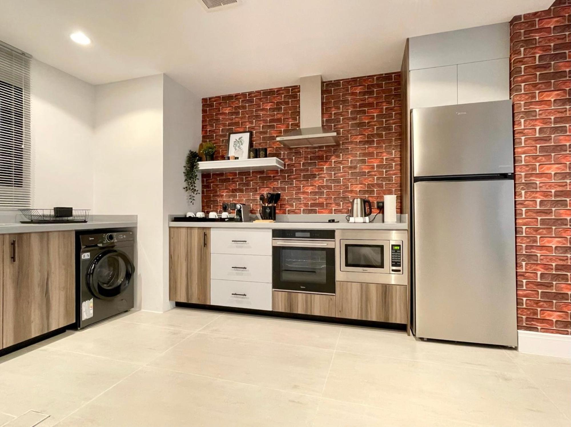 Apartment C Living - Executive - Aqiq *