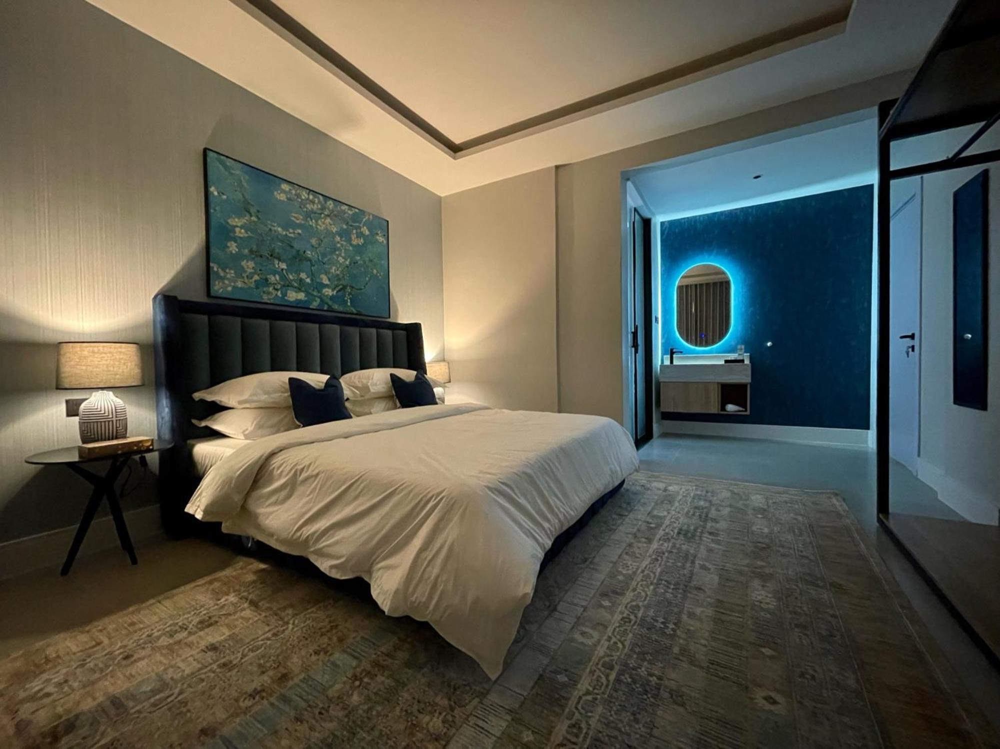 C Living - Executive - Aqiq