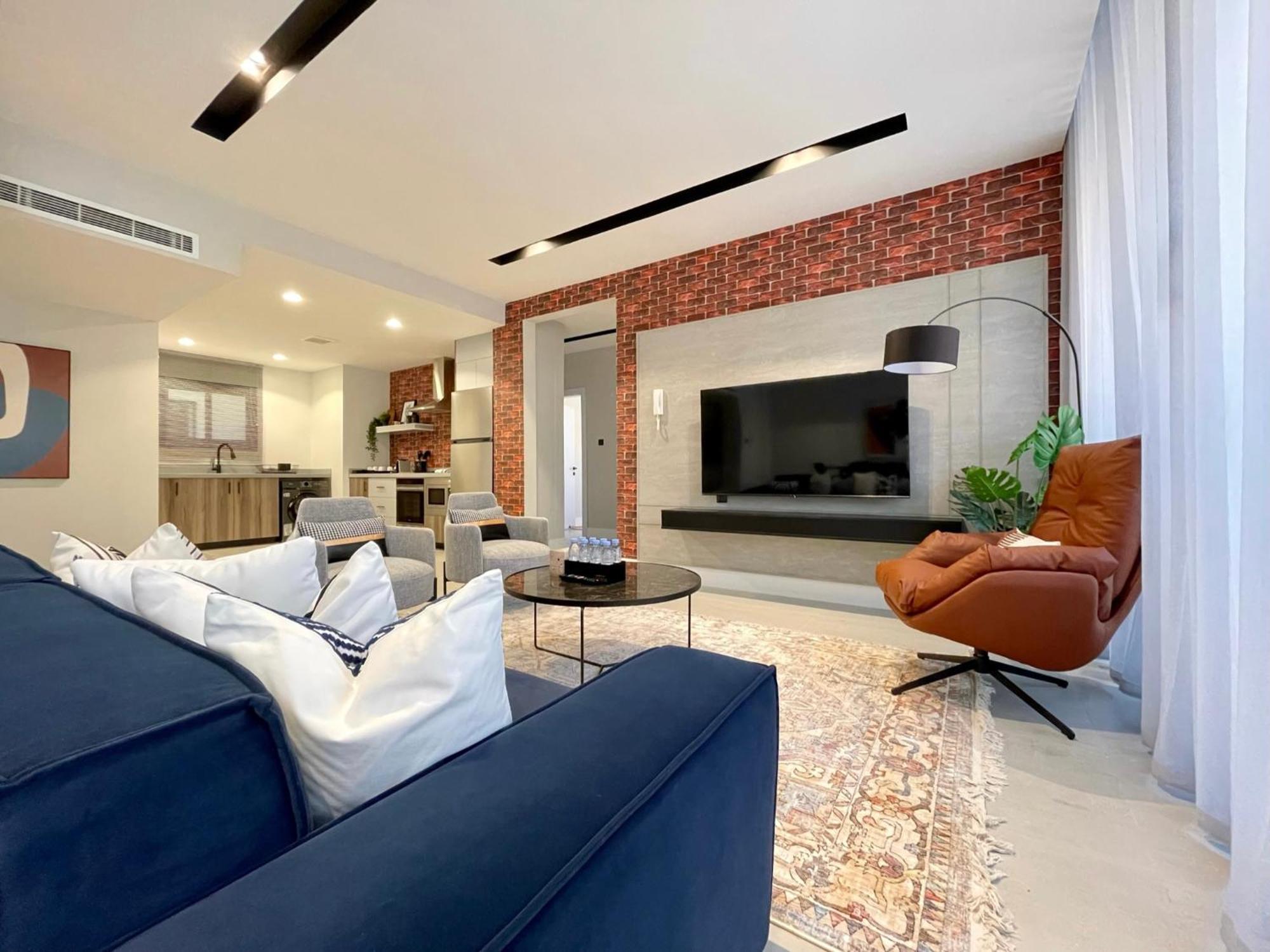 C Living - Executive - Aqiq Apartment *