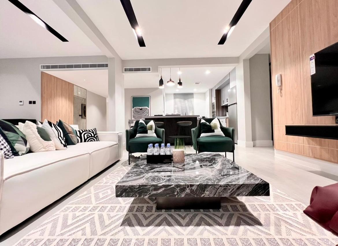 C Living - Executive - Aqiq *